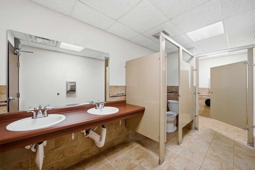 More Photos Of 225 S Academy Blvd, Colorado Springs Office For Sale