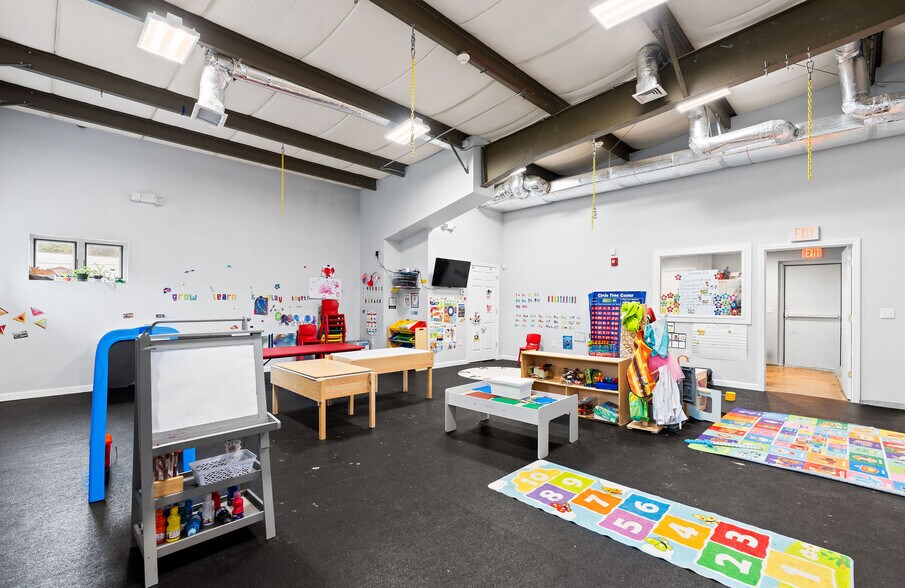 More Photos Of 1 Beverly Dr, Sterling Storefront For Sale