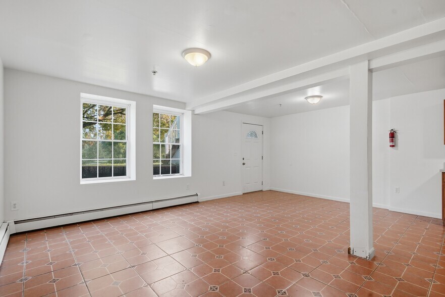 More Photos Of 10 Eastman Ter, Poughkeepsie Apartments For Sale