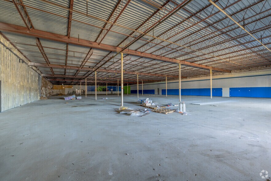 More Photos Of 1900 E Cherokee Ave, Sallisaw Storefront For Sale