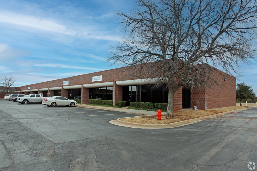 Primary Photo Of 7508-7512 Broadway Ext, Oklahoma City Flex For Lease
