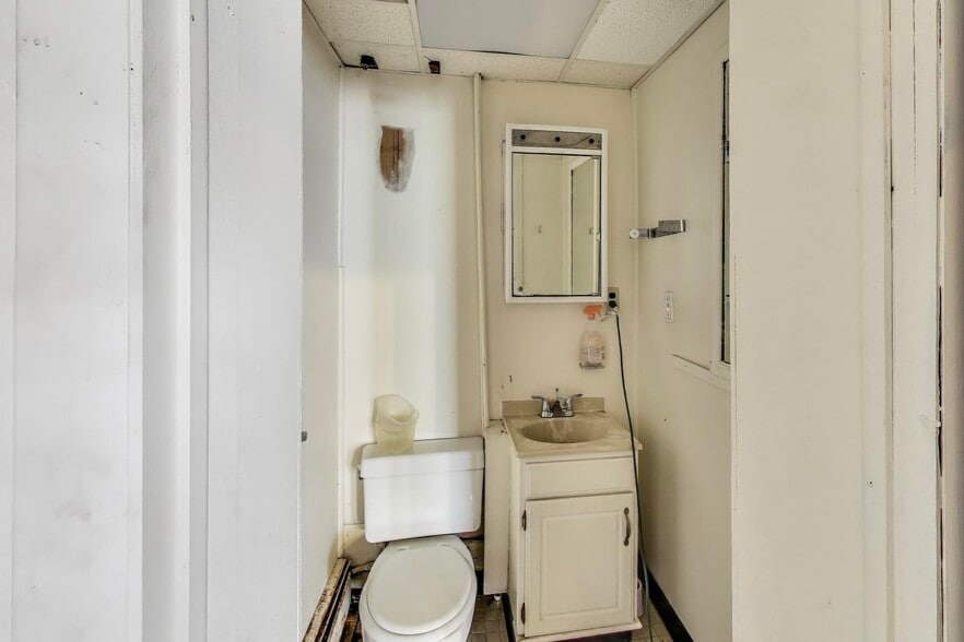 More Photos Of 9215 S Ashland Ave, Chicago General Retail For Sale