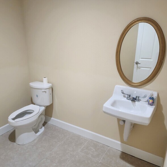 More Photos Of , Sugar Land Office For Sale