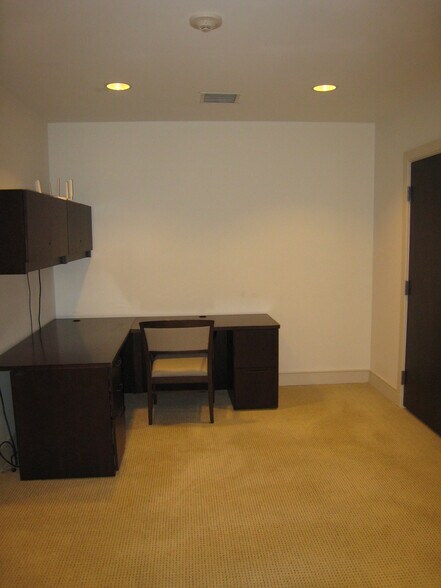 More Photos Of 1680 Michigan Ave, Miami Beach Office For Sale
