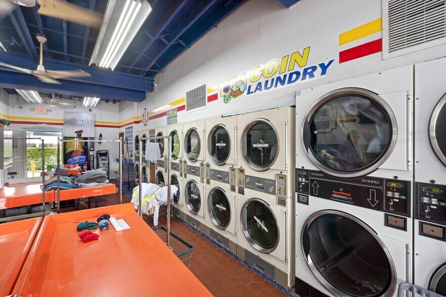 More Photos Of 6891 SW 40th St, Miami Storefront Retail Office For Sale