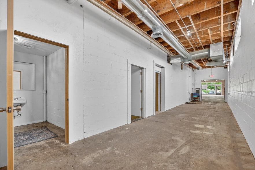 More Photos Of 2412-2414 N Robinson Ave, Oklahoma City Storefront Retail Office For Lease