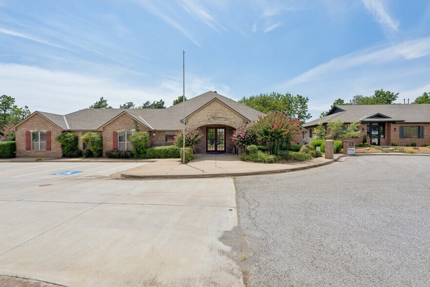 Primary Photo Of 2933 S Bryant Ave, Edmond Office For Sale
