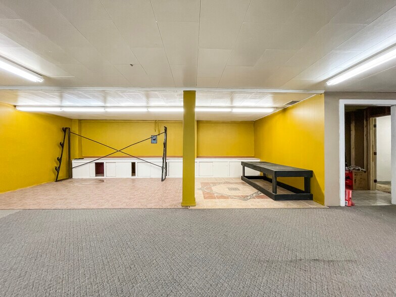 More Photos Of 2090 Court Ave, Baker City Freestanding For Lease