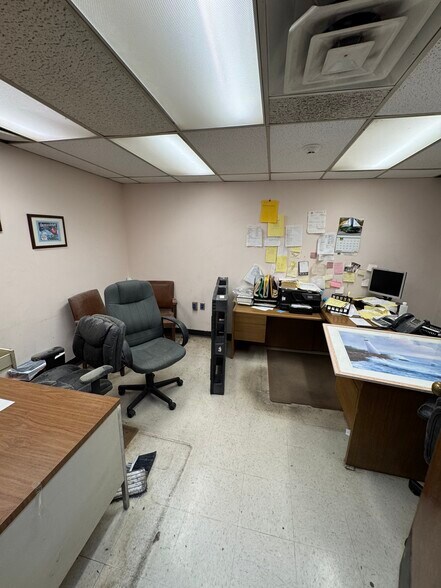 More Photos Of 8716 SE 15th St, Oklahoma City Distribution For Sale