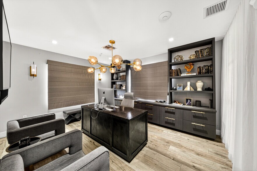 More Photos Of 5801 Biscayne Blvd, Miami Office For Lease