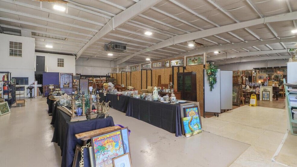 More Photos Of 4030 Suzanne Dr, Diberville Showroom For Sale