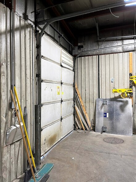 More Photos Of 6071 Jackson Rd, Ann Arbor Distribution For Sale