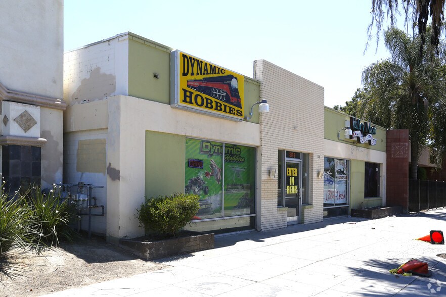 Primary Photo Of 811 E Florida Ave, Hemet Storefront For Sale