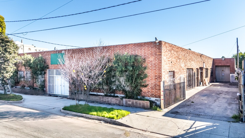 More Photos Of 3040 Rosslyn St, Los Angeles Warehouse For Lease