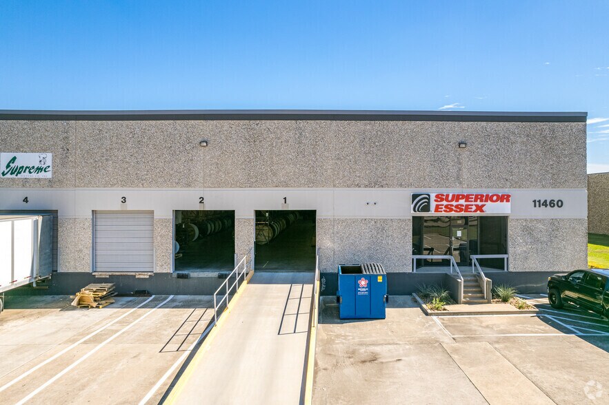 More Photos Of 11460-11480 Hillguard Rd, Dallas Distribution For Lease
