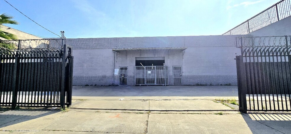 Primary Photo Of 140 E Jefferson Blvd, Los Angeles Warehouse For Lease