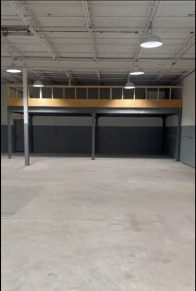 More Photos Of 41 Ford Ln, Warwick Warehouse For Sale