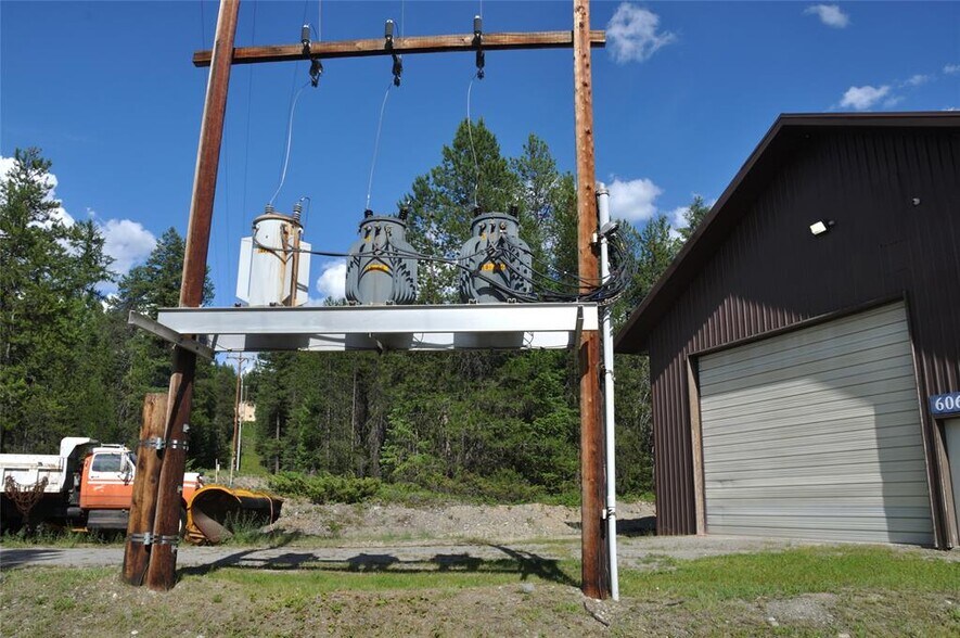 More Photos Of 6065 - 6073 US Highway 93, Olney Warehouse For Sale