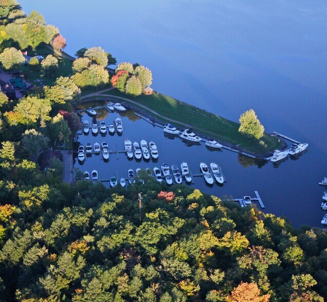 More Photos Of 392 Rue Notre-Dame, Montebello Hotel For Sale