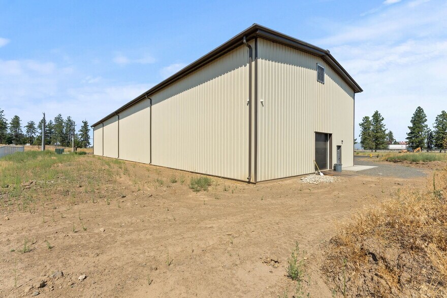 More Photos Of 7517 47th Ave, Spokane Warehouse For Lease