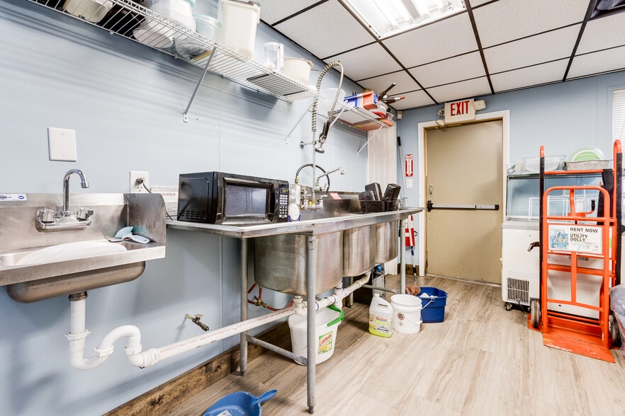 More Photos Of 702 Industrial Blvd, Latrobe Freestanding For Sale