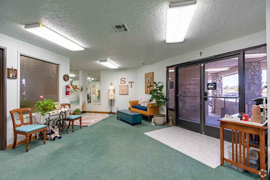 More Photos Of 18930 US Highway 18, Apple Valley Loft Creative Space For Sale