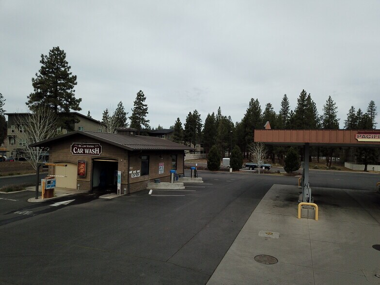 More Photos Of 1045 W Rail Way, Sisters Carwash For Sale