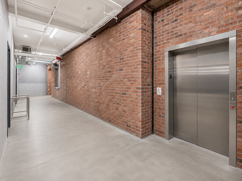 More Photos Of 440 Seaton St, Los Angeles Loft Creative Space For Lease