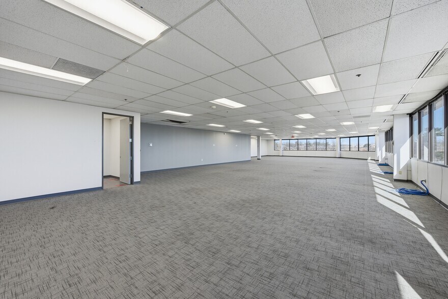 More Photos Of 8790 Governors Hill Dr, Cincinnati Office For Sale