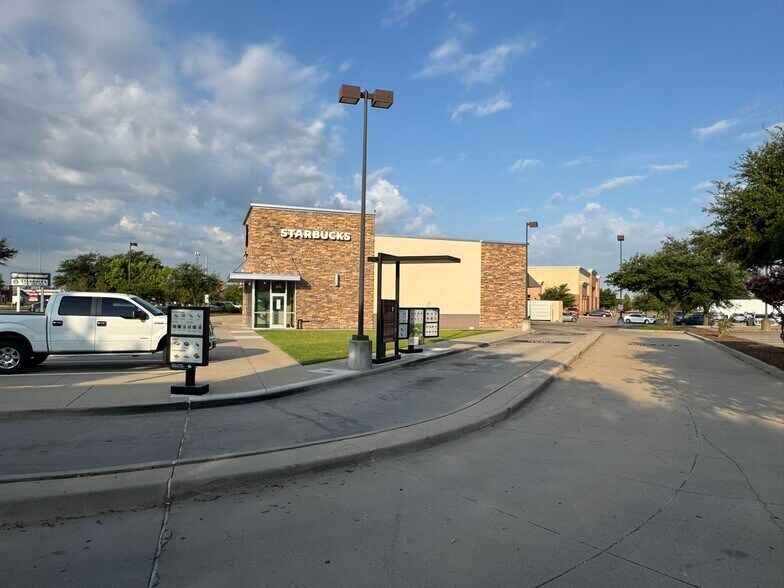 More Photos Of 1101 W Centerville Rd, Garland Freestanding For Sale