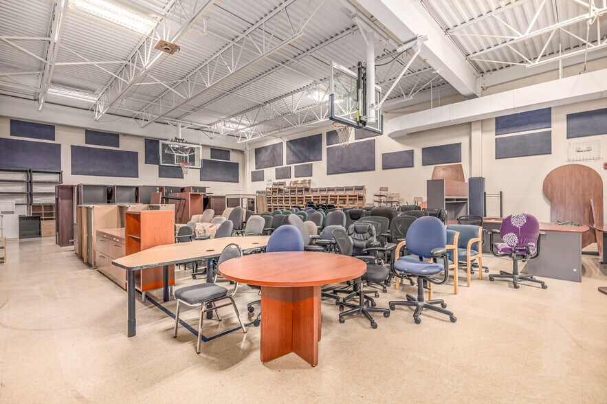 More Photos Of 1080 Corporate Blvd, Aurora Warehouse For Sale