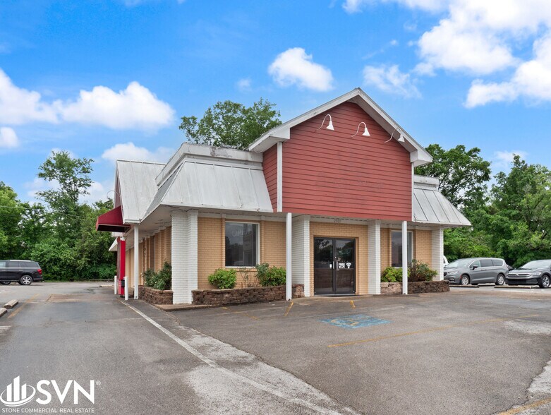 More Photos Of 2303 Ft. Campbell Blvd, Hopkinsville General Retail For Sale