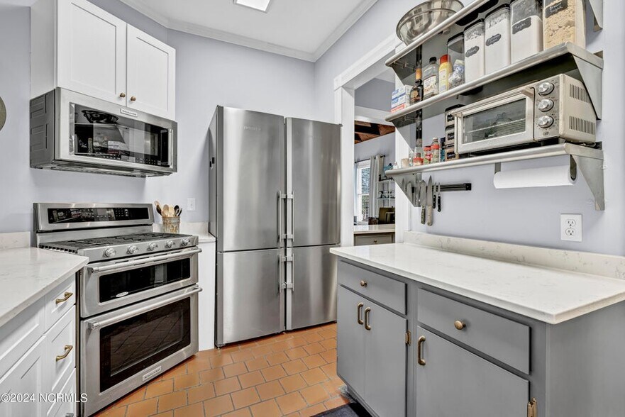 More Photos Of 412 S 3rd St, Wilmington Hospitality For Sale