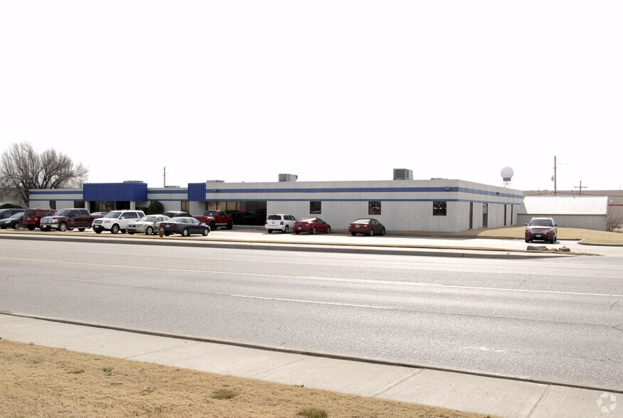 Primary Photo Of 3061 W Albany St, Broken Arrow Distribution For Sale