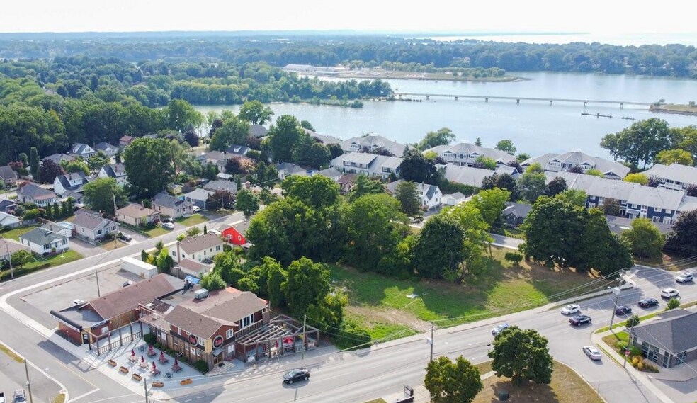 More Photos Of 106 Lakeport Rd, St Catharines Restaurant For Sale