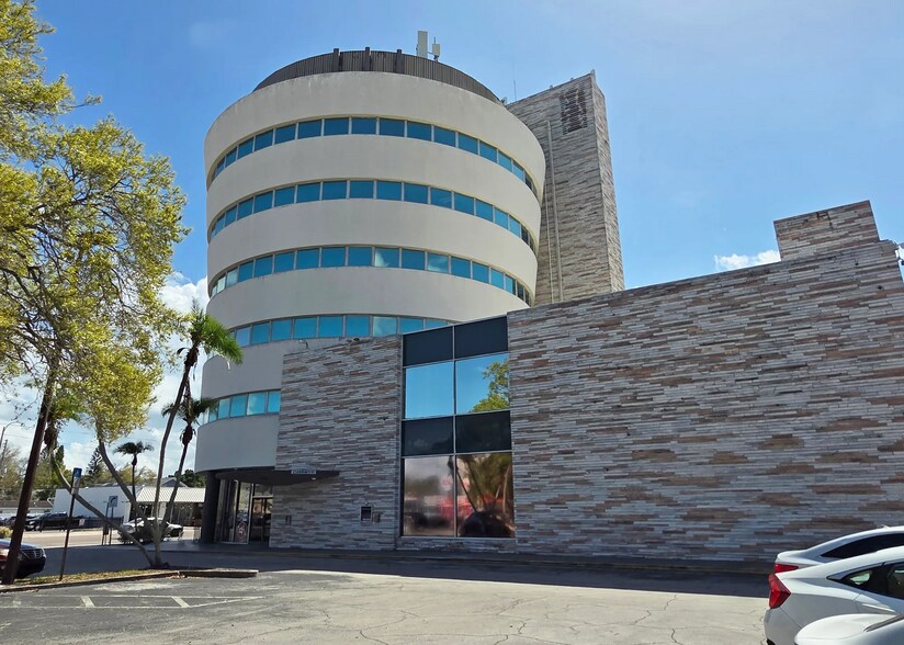 More Photos Of 2600 Dr Martin Luther King Jr St, Saint Petersburg Office For Lease