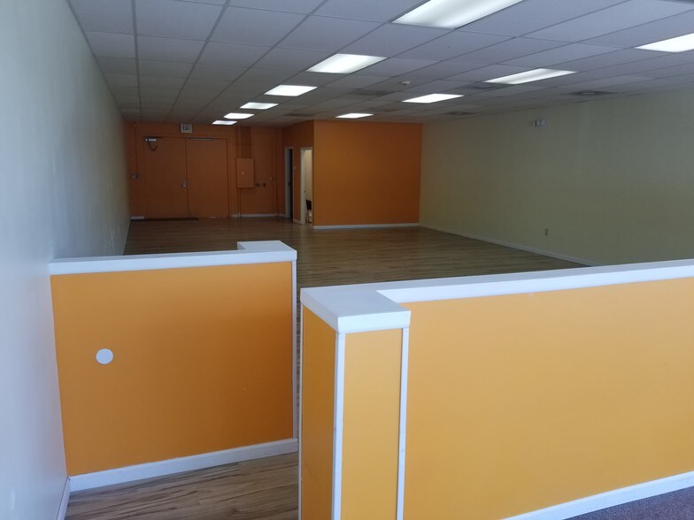 More Photos Of 18505 Statesville Rd, Cornelius Office For Sale