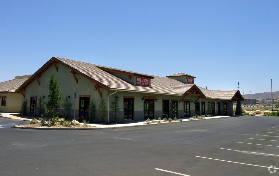 More Photos Of 853 Auto Center Dr, Palmdale Unknown For Lease