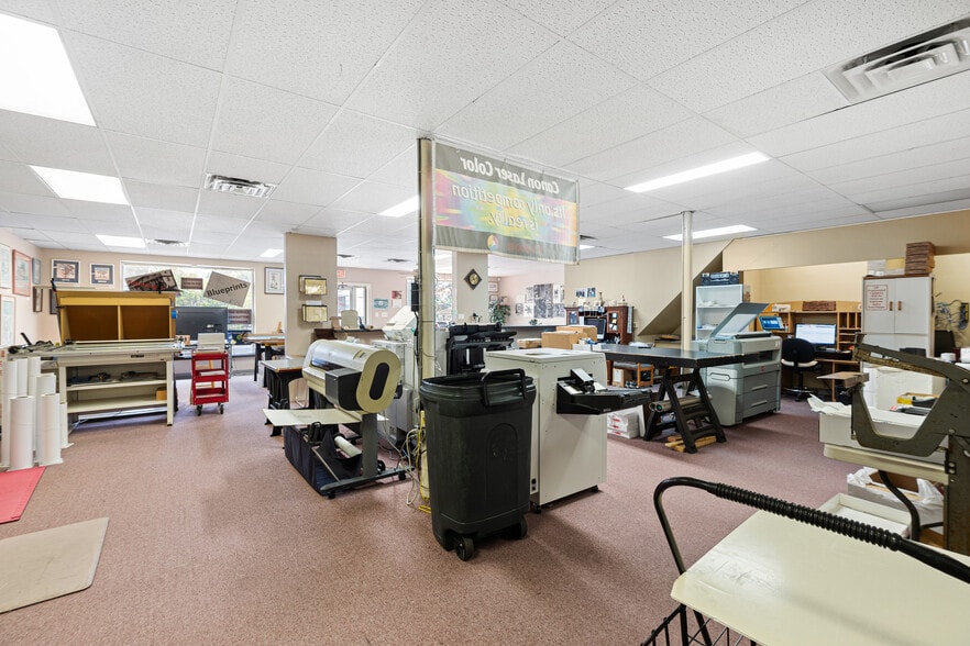 More Photos Of 2501 W Chester Pike, Broomall Storefront Retail Residential For Sale