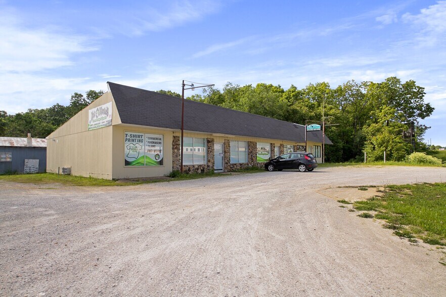 More Photos Of 1604 US 160 West, West Plains Storefront Retail Office For Sale