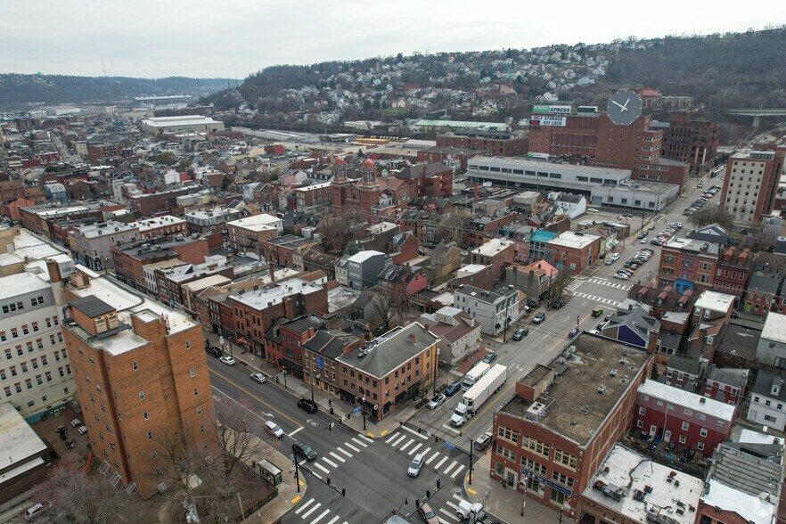 More Photos Of 2104 E Carson St, Pittsburgh Restaurant For Sale