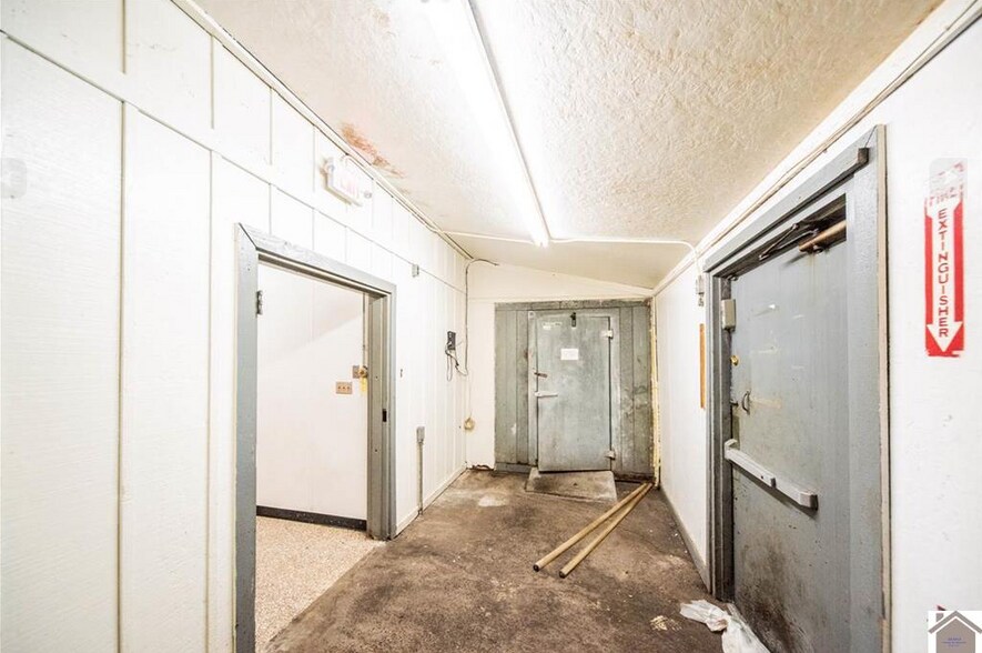 More Photos Of 7052 Benton Rd, Paducah Restaurant For Sale