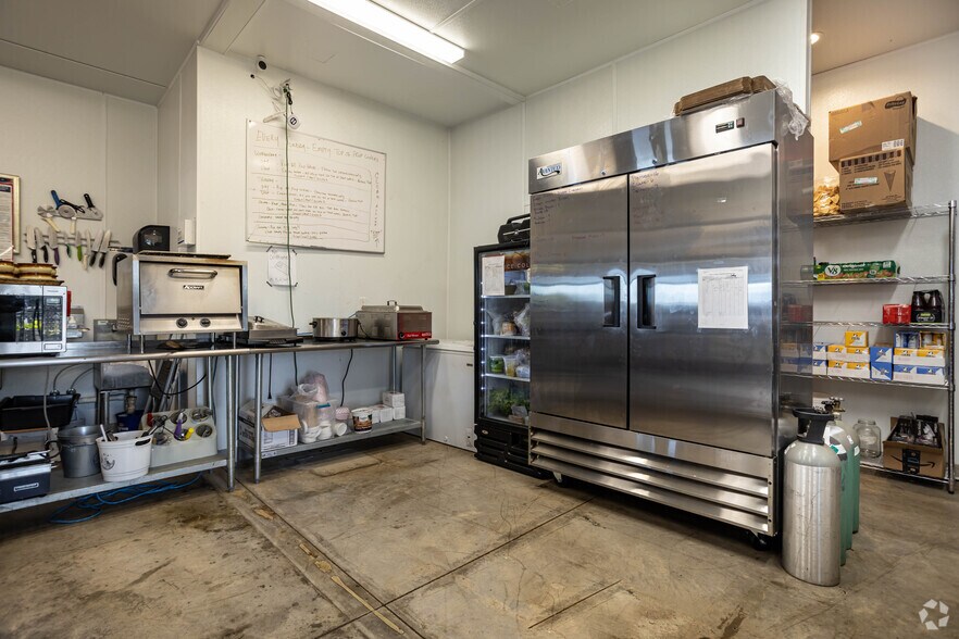 More Photos Of 7147 Lake Bluff Rd, Wolcott Restaurant For Sale