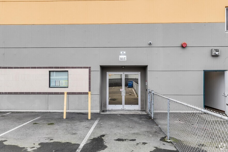 More Photos Of 217 Harbour Way, Richmond Distribution For Sale
