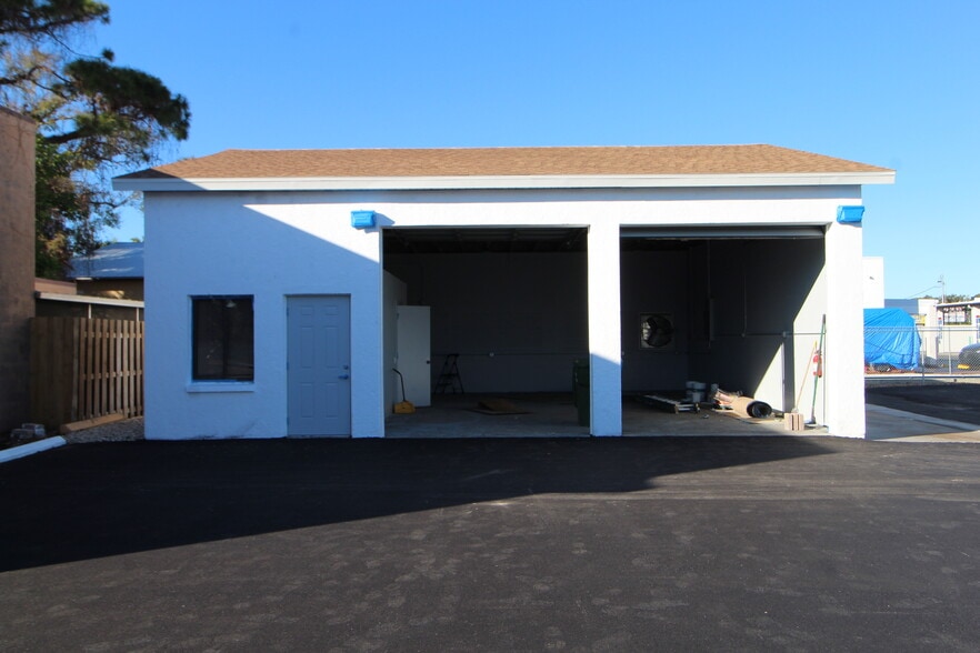 More Photos Of 1967 17th St, Sarasota Unknown For Lease