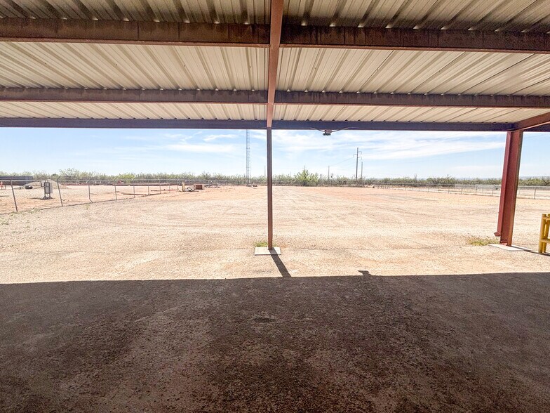 More Photos Of 9218 S Service Rd, Big Spring Office For Sale