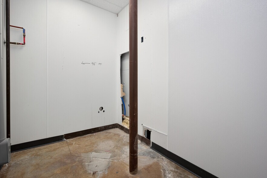 More Photos Of 1940 Harper St, Choctaw Medical For Lease