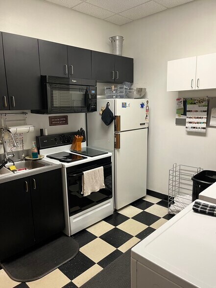 More Photos Of 14522 University Point Pl, Tampa Medical For Sale