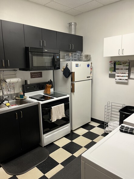 More Photos Of 14522 University Point Pl, Tampa Medical For Lease