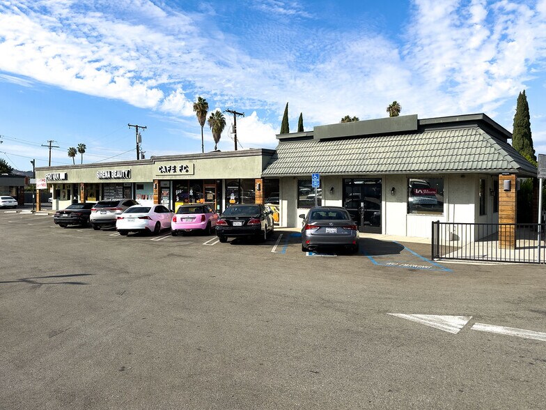 More Photos Of 2025-2047 S Hacienda Blvd, Hacienda Heights Unknown For Lease